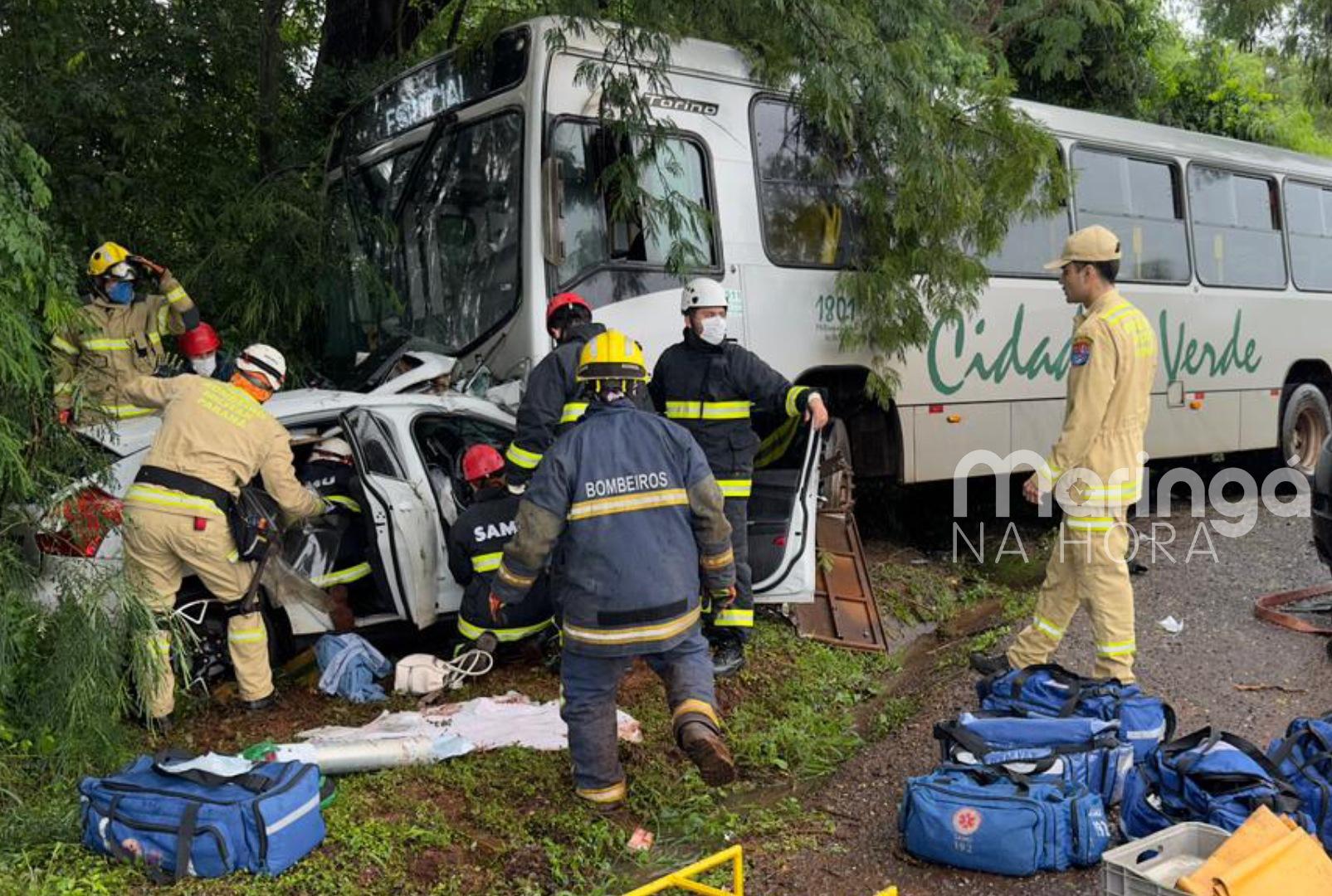 Acidente Grave Envolvendo Carro E Nibus Deixa Duas Pessoas Feridas Na