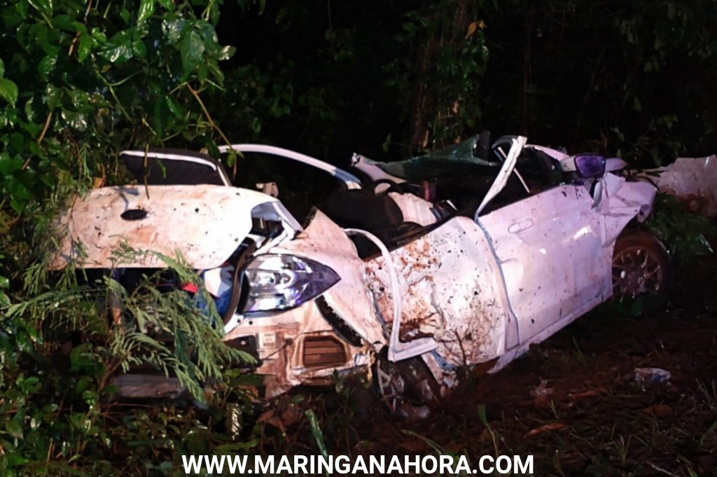 foto de Carro capota, e deixa três feridos na PR-317