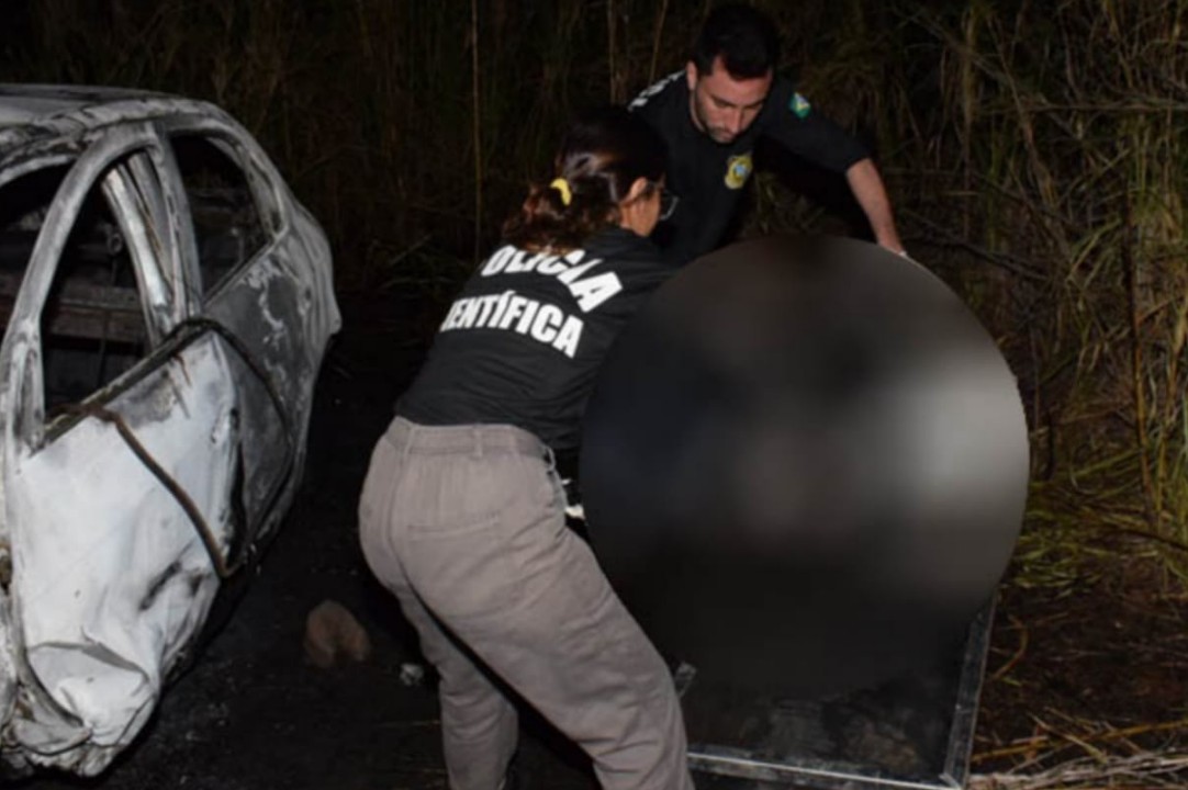 foto de Carro com placas de Maringá, bate e motorista morre carbonizado na rodovia PR-444 em Mandaguari