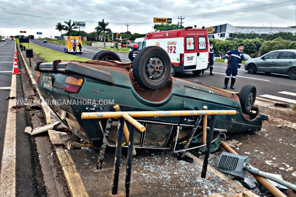 foto de Milagre na rodovia; três pedestres quase foram atropelados após capotamento em Maringá