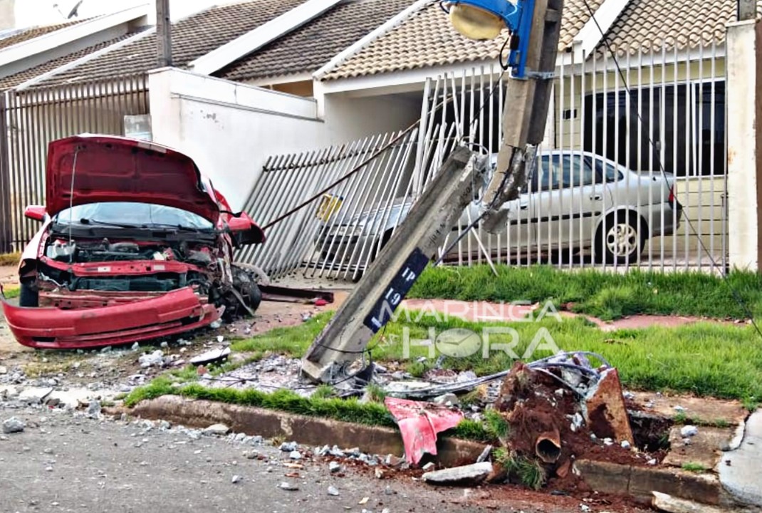 foto de Motorista é socorrido inconsciente após bater carro e derrubar poste em Maringá