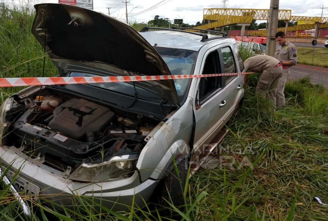 foto de Motorista fica ferida após perder o controle da direção e capotar veículo na marginal da PR-323