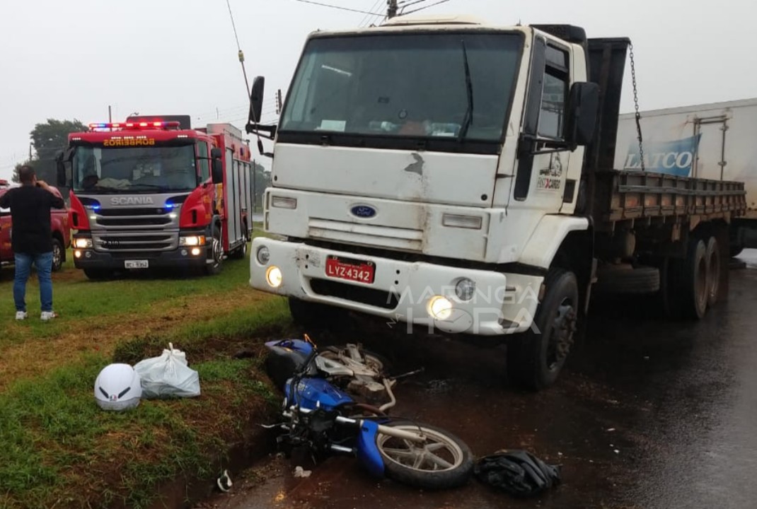 foto de Motociclista sobrevive após ficar prensado entre moto e caminhão em Maringá