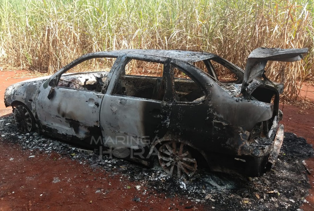 foto de Veículo queimado é encontrado na área rural de Paiçandu. A princípio pode ter sido utilizado em um possível homicídio