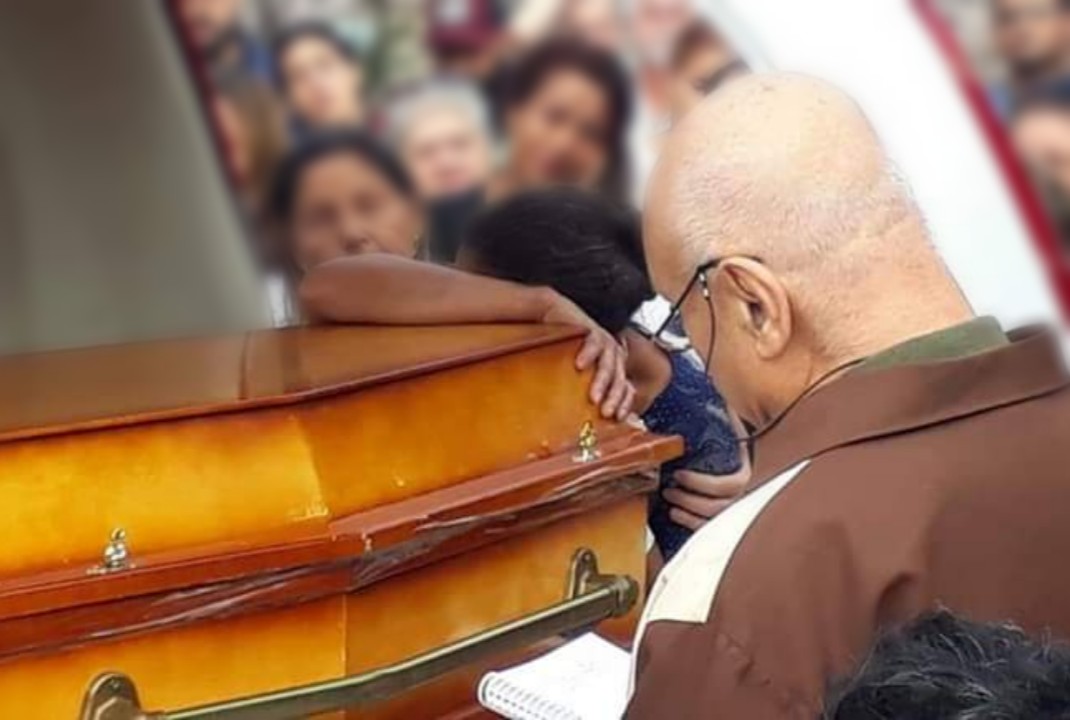 foto de Sob grande comoção, Eduarda é sepultada no Cemitério de Rolândia 