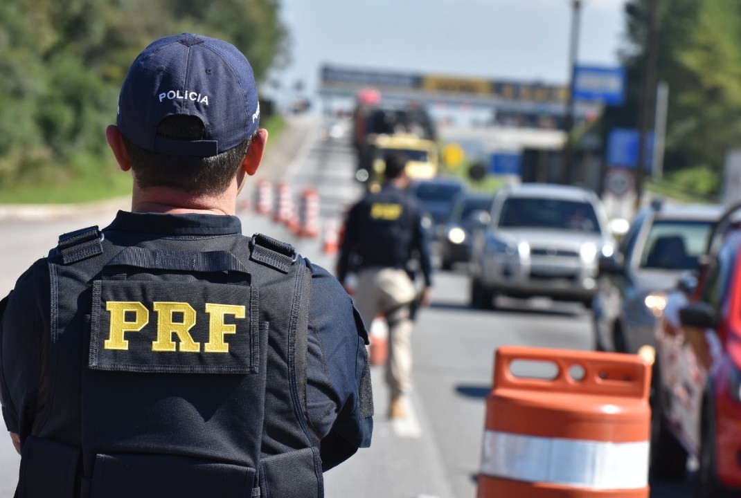 foto de PRF flagra quase 400 ultrapassagens proibidas durante o feriado no Paraná