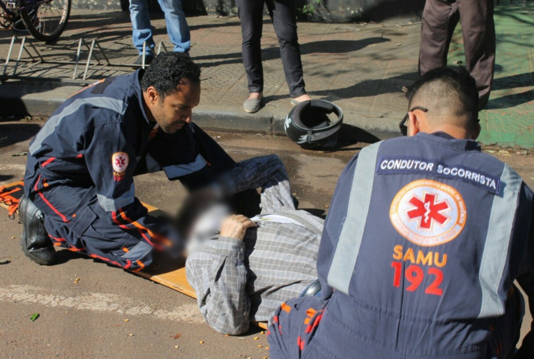 foto de Idoso de 88 anos é atropelado por moto no centro de Paiçandu