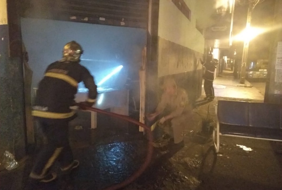 foto de Pessoa morre queimada durante incêndio em imobiliária de Sarandi