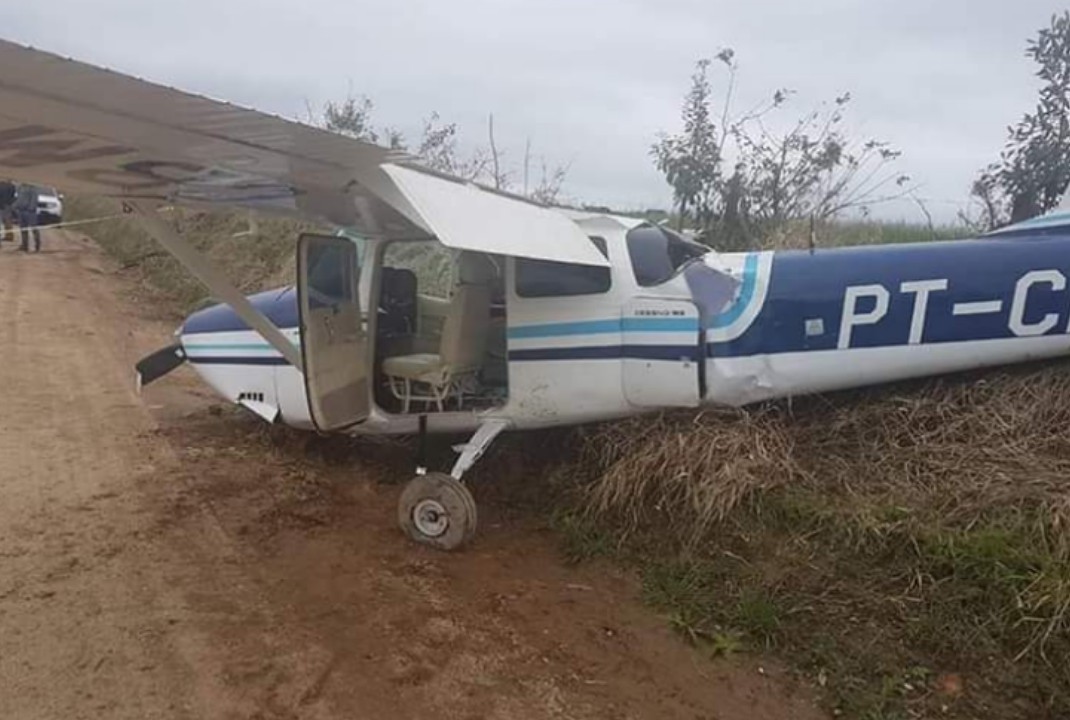 foto de Avião carregado com cocaína que saiu de Maringá faz pouso forçado na capital Paranaense