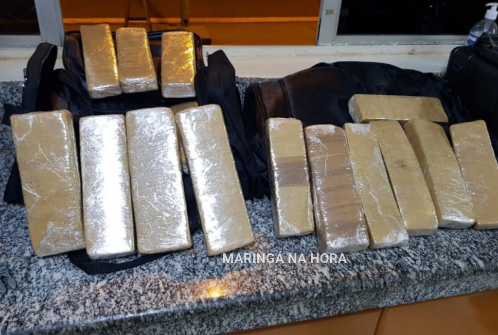 foto de Durante fiscalização PRE apreende malas com maconha 