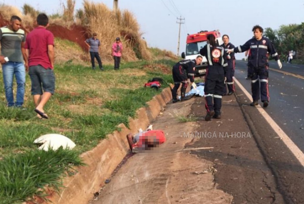 foto de Tragédia - Dois motociclistas morrem em acidente com caminhão na manhã desta quarta-feira