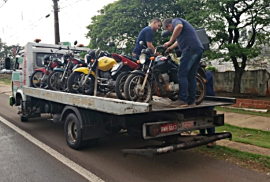 foto de PRF apreende 10 motocicletas e multa 35 veículos na Avenida Colombo em Maringá