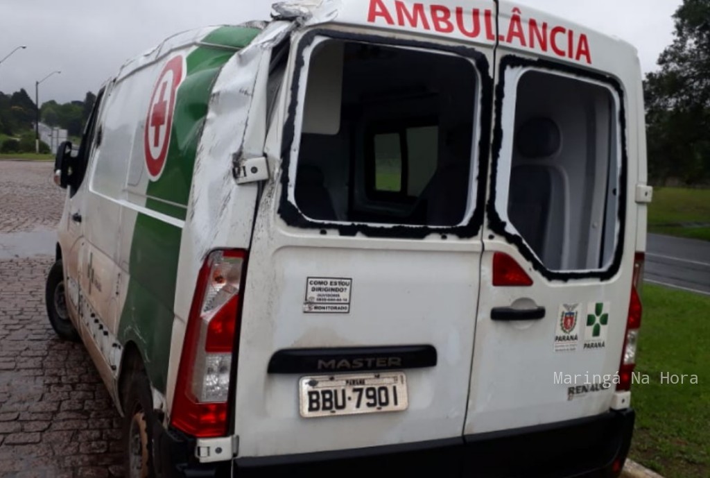 foto de Ambulância de Sarandi sofre acidente entre Ponta Grossa e Campo Largo