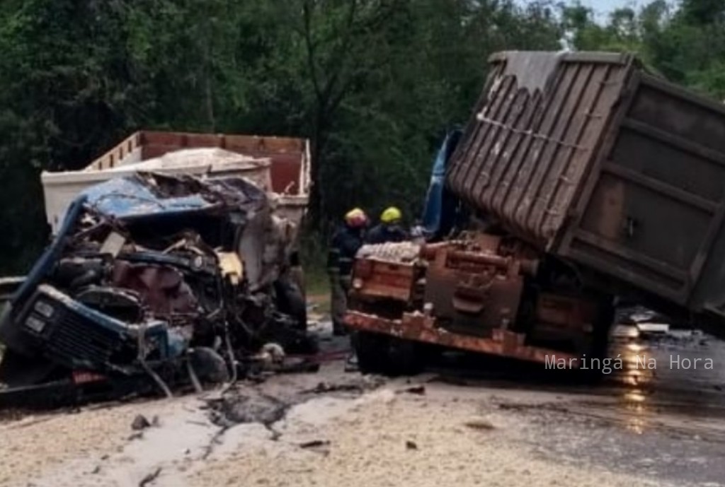 foto de Região - Colisão frontal entre caminhões mata dois motoristas, em Cianorte