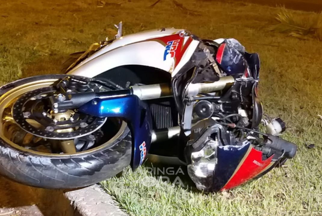 foto de Motociclista morre após bater em poste, em Maringá