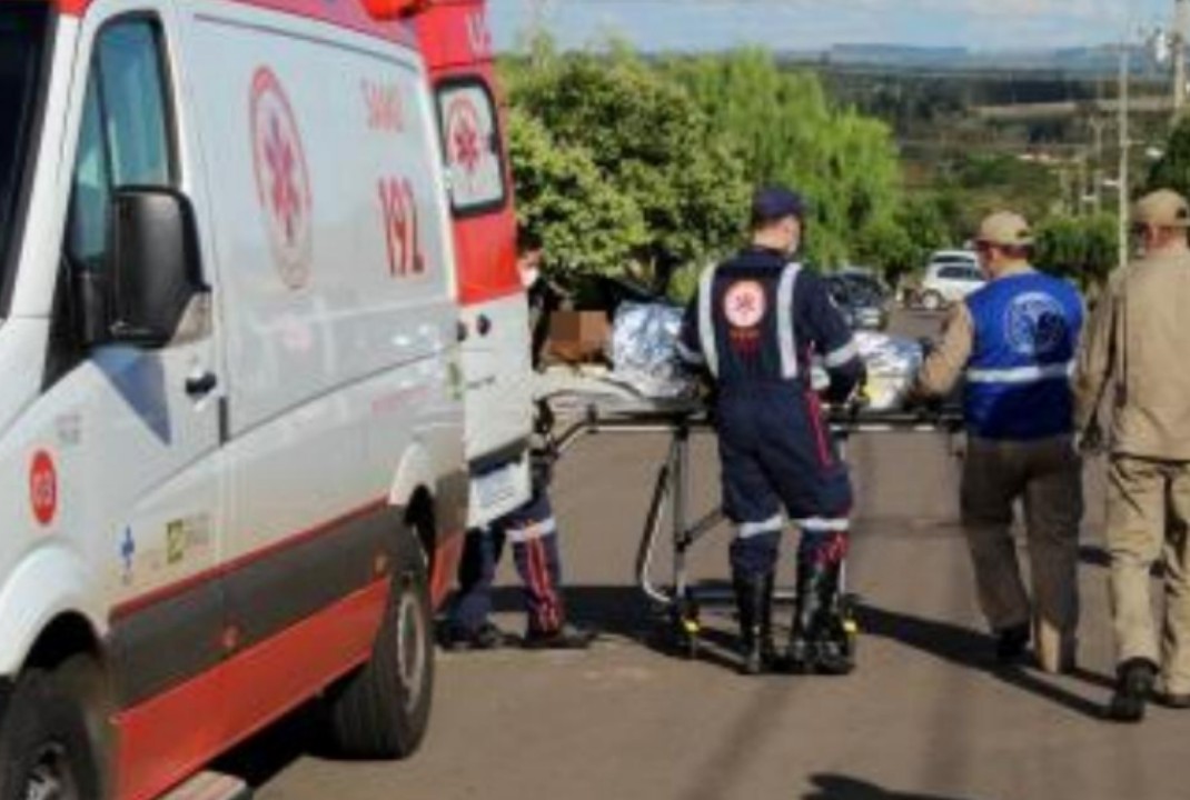 foto de Homem tenta matar ex-mulher com golpes de faca