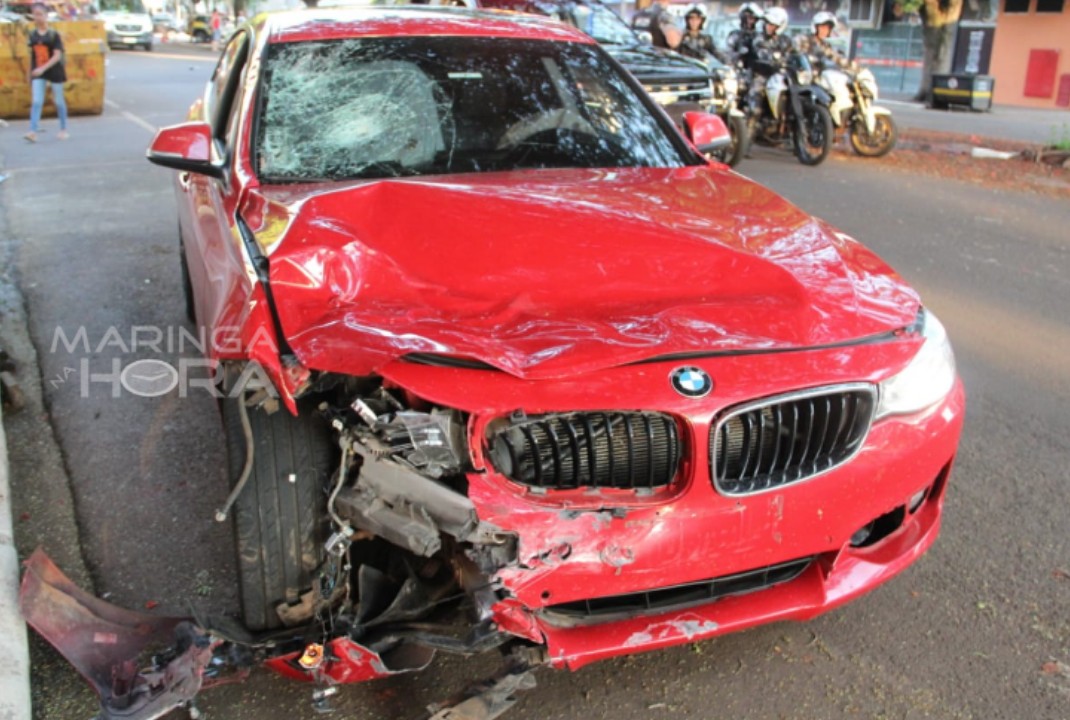 foto de Acidente com carro de luxo deixa casal de motociclista com ferimentos graves em Maringá