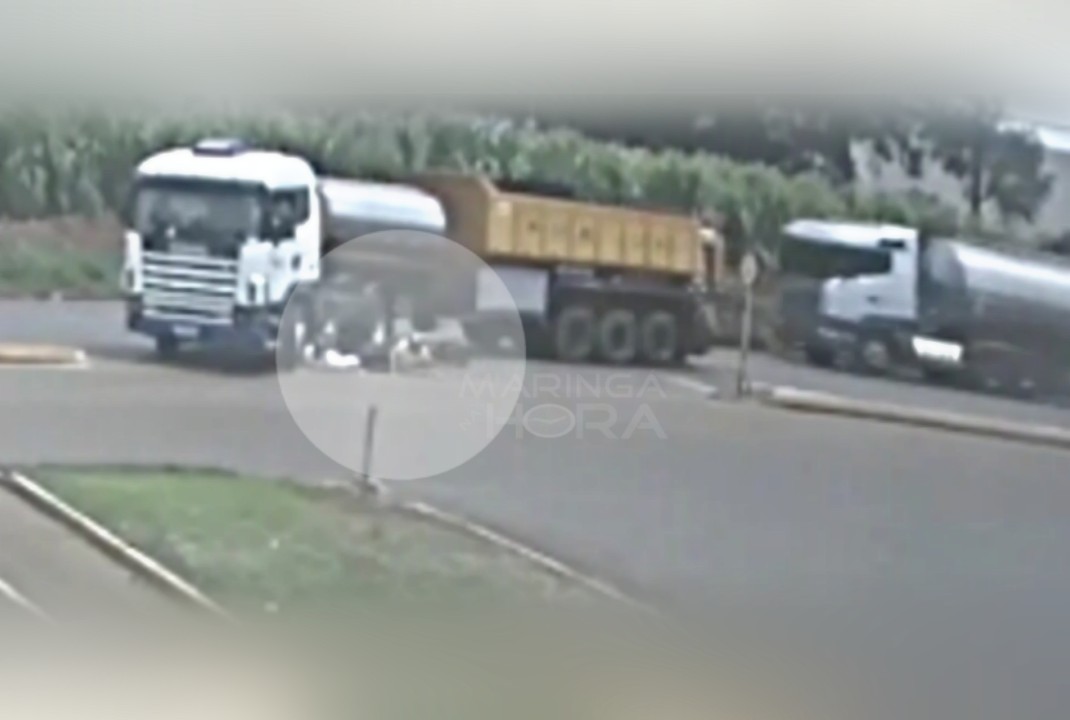 foto de Motociclista cai debaixo de carreta e sai andando após acidente em Maringá