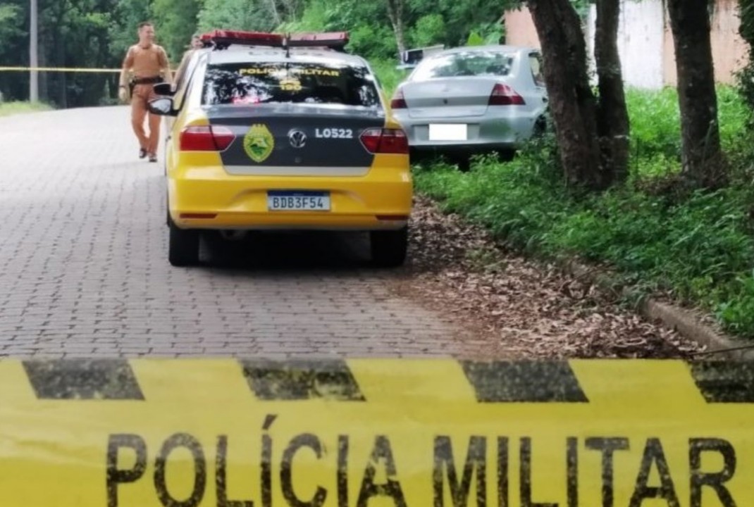 foto de Professor é encontrado morto com lingerie na boca e enrolado em tapete dentro de carro no Paraná