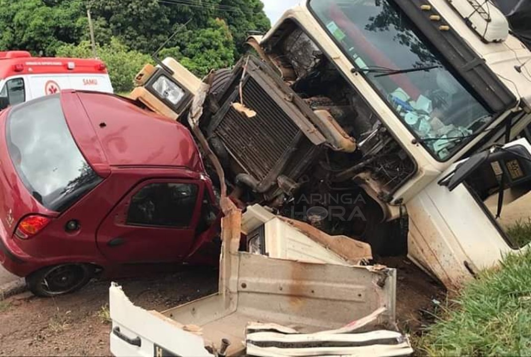 foto de Casal morre em trágico acidente após colisão frontal entre carro com placas de Sarandi e uma carreta