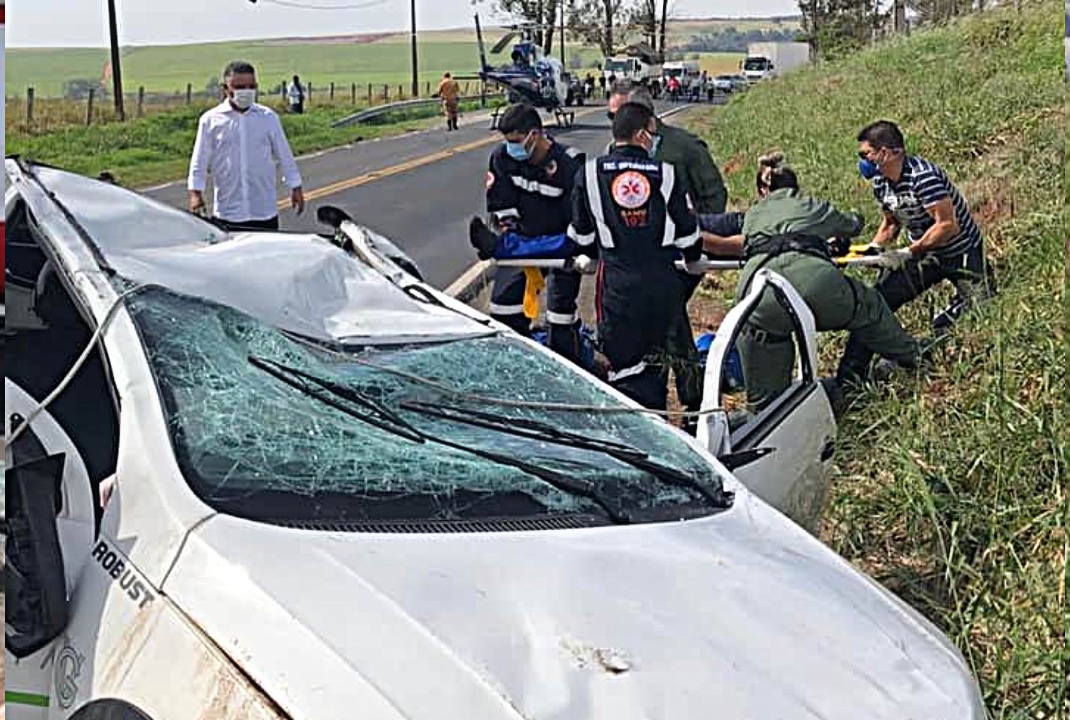 foto de Motorista fica ferido após capotamento entre Iguaraçu e Astorga