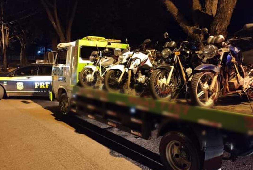 foto de 137 motociclistas multados e 37 motos recolhidas ao pátio durante blitz na Avenida Colombo em Maringá