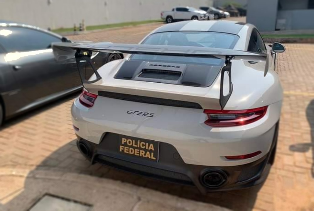 foto de Operação Super Trunfo: investigados crimes de contrabando de veículos de luxo superesportivos, evasão de divisas, crimes fiscais e lavagem de dinheiro