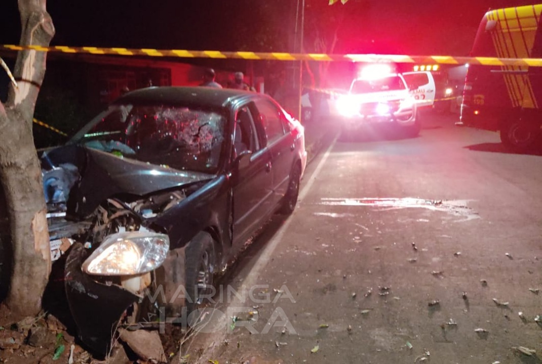 foto de Jovem é socorrido em estado grave após bater carro contra árvore