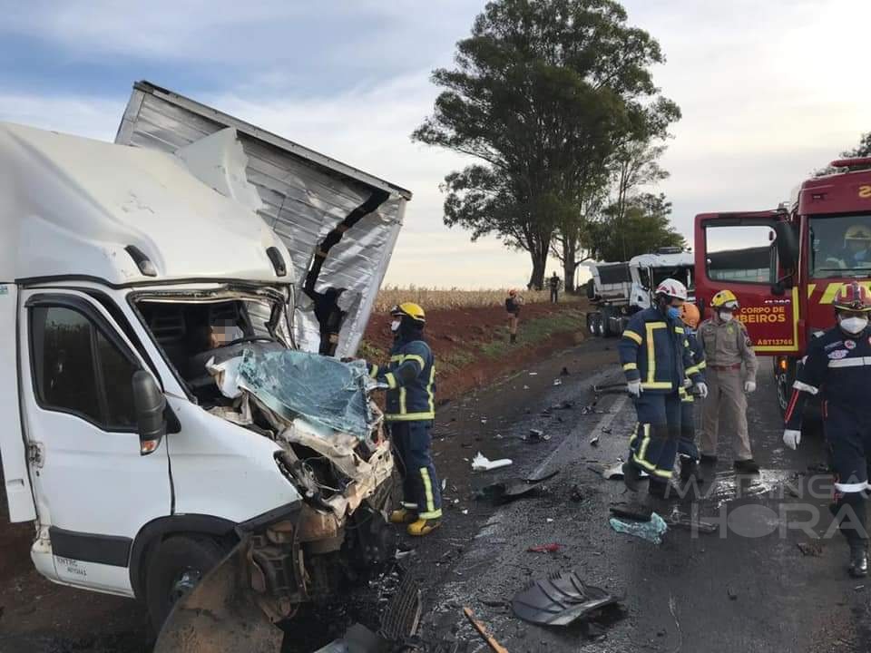 foto de Colisão entre carreta e caminhão deixa uma pessoa morta na PR-323