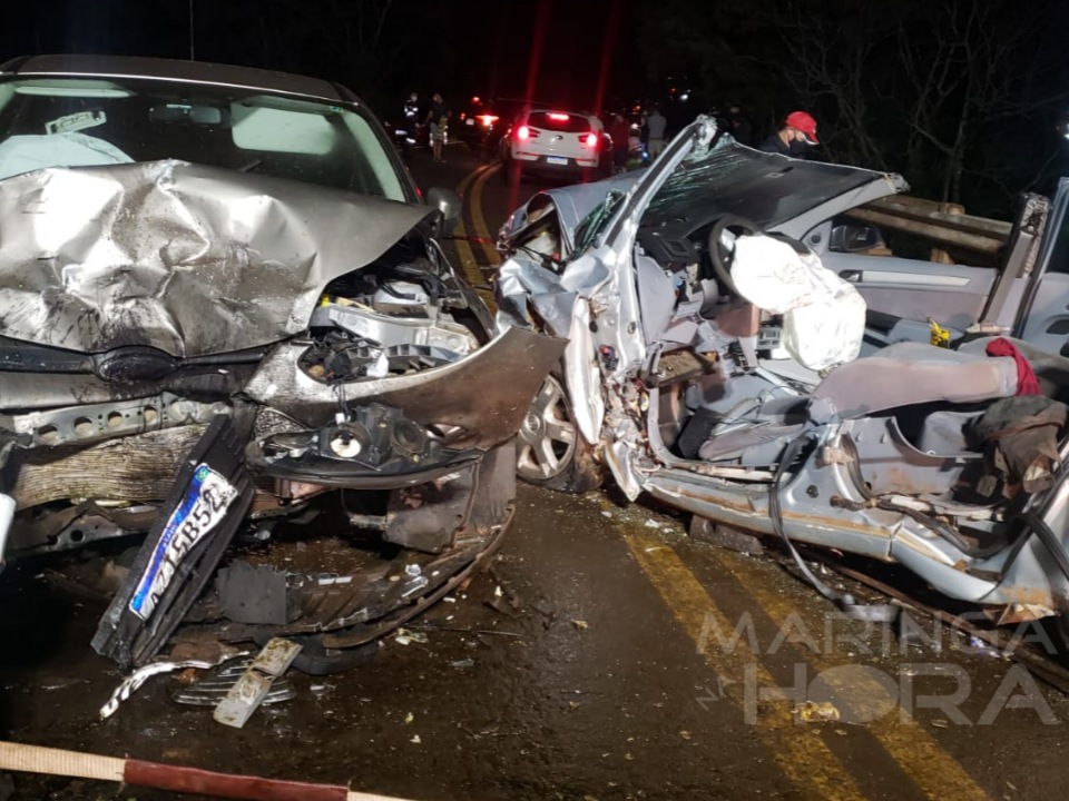 foto de Duas pessoas morrem em acidente envolvendo três veículos em rodovia da região