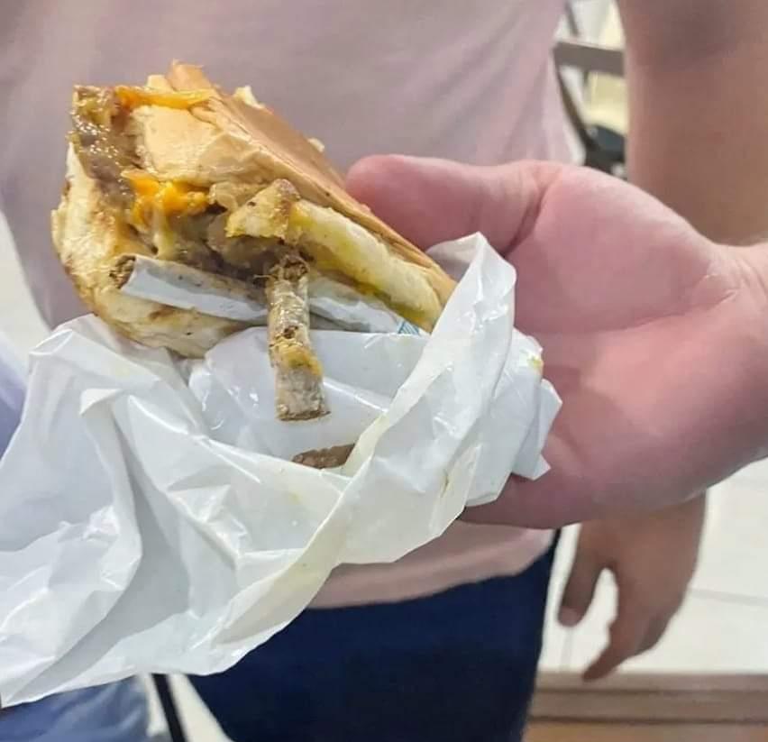 foto de Pedimos um lanche e veio um “X-marlboro” aqui em Maringá”, diz cliente