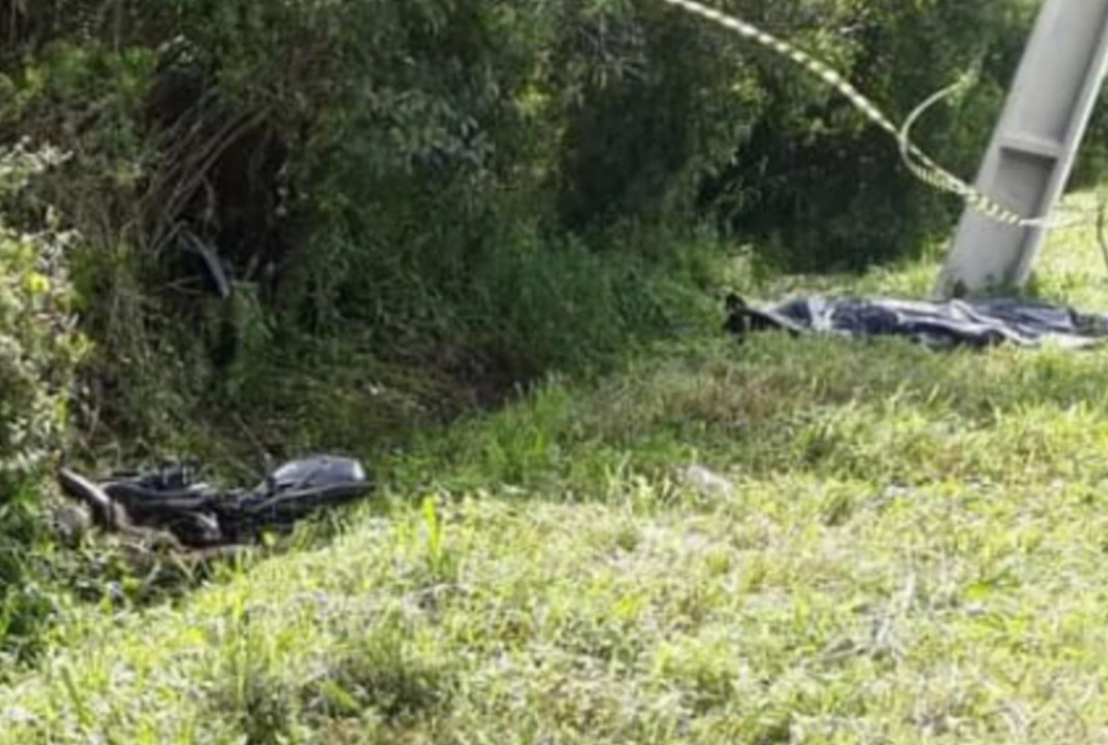 foto de Motociclista bate em poste e acaba sendo atacado por abelhas e morrendo no Paraná