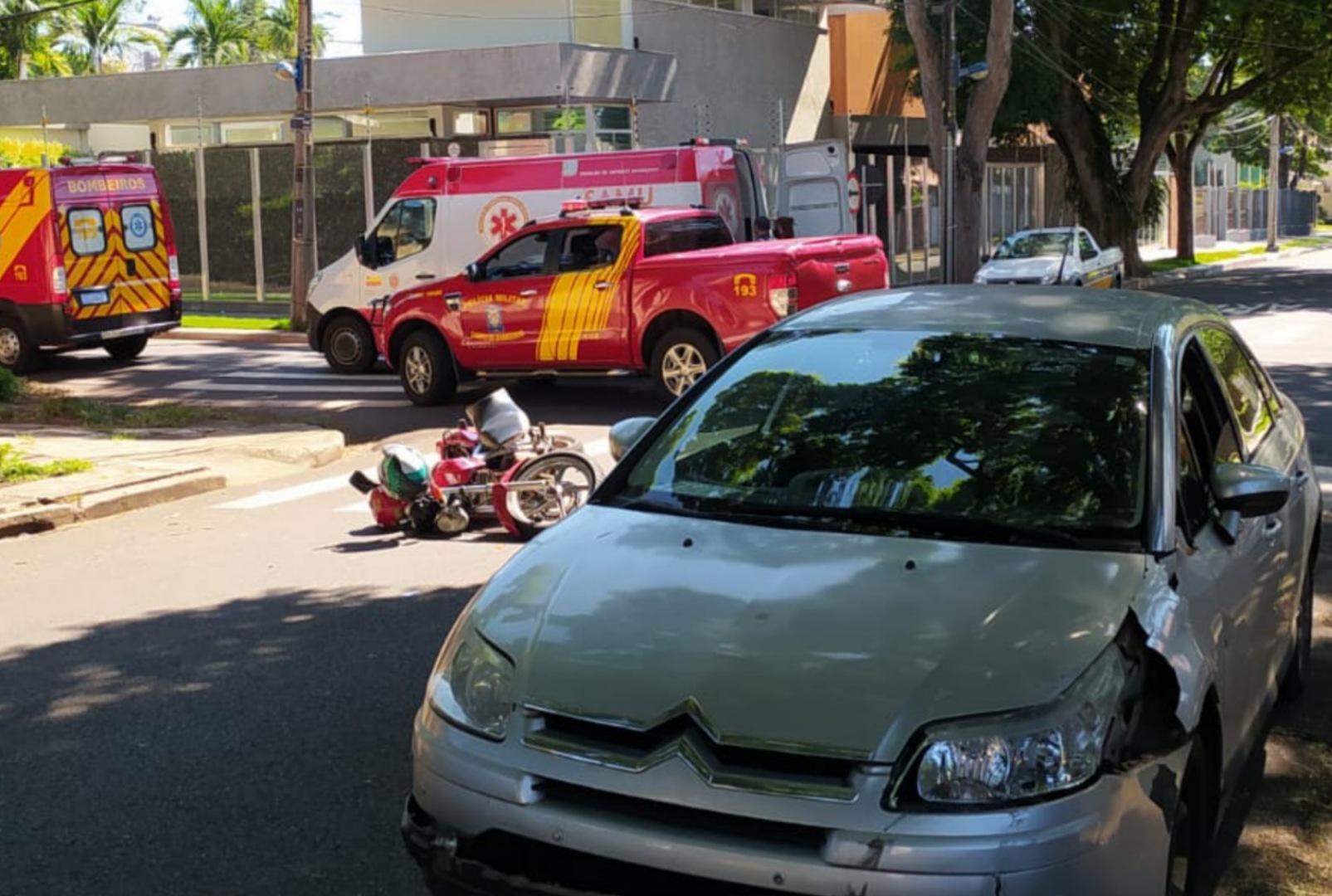 foto de Duas pessoas são socorridos depois de sofrerem acidente violento em Maringá