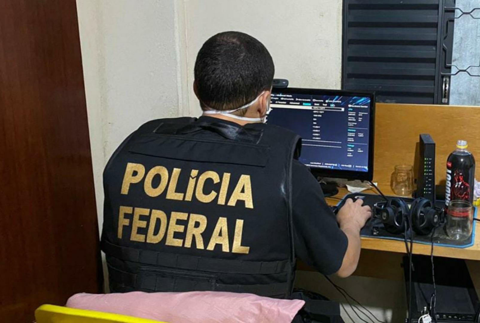 foto de Homem suspeito de produzir e armazenar pornografia infantil é preso pela Polícia Federal de Maringá