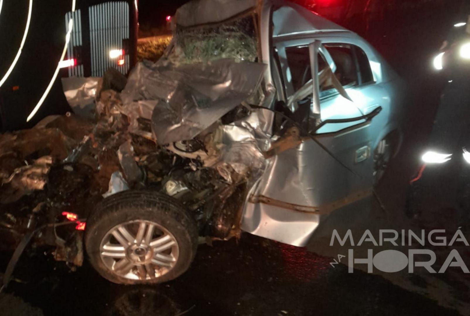 foto de Uma criança além de três adultos morreram na colisão frontal entre carro e ônibus próximo a Colorado