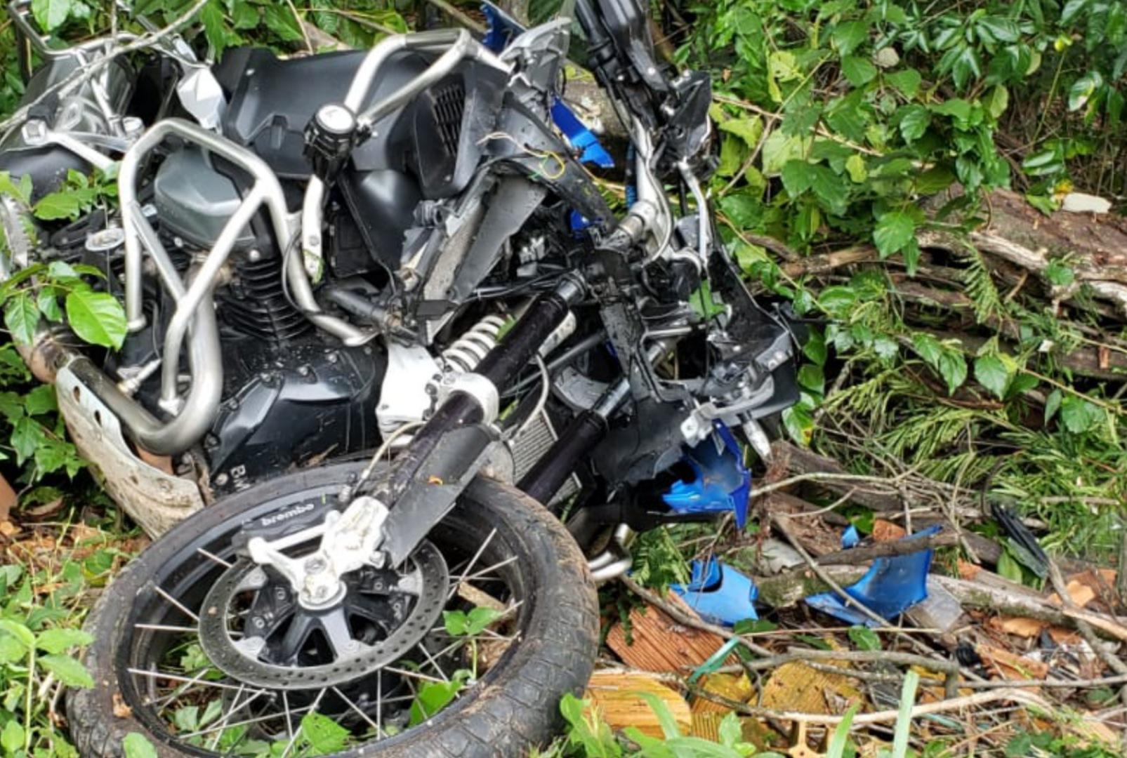 foto de Homem morre ao sofrer acidente violento em rodovia no Paraná