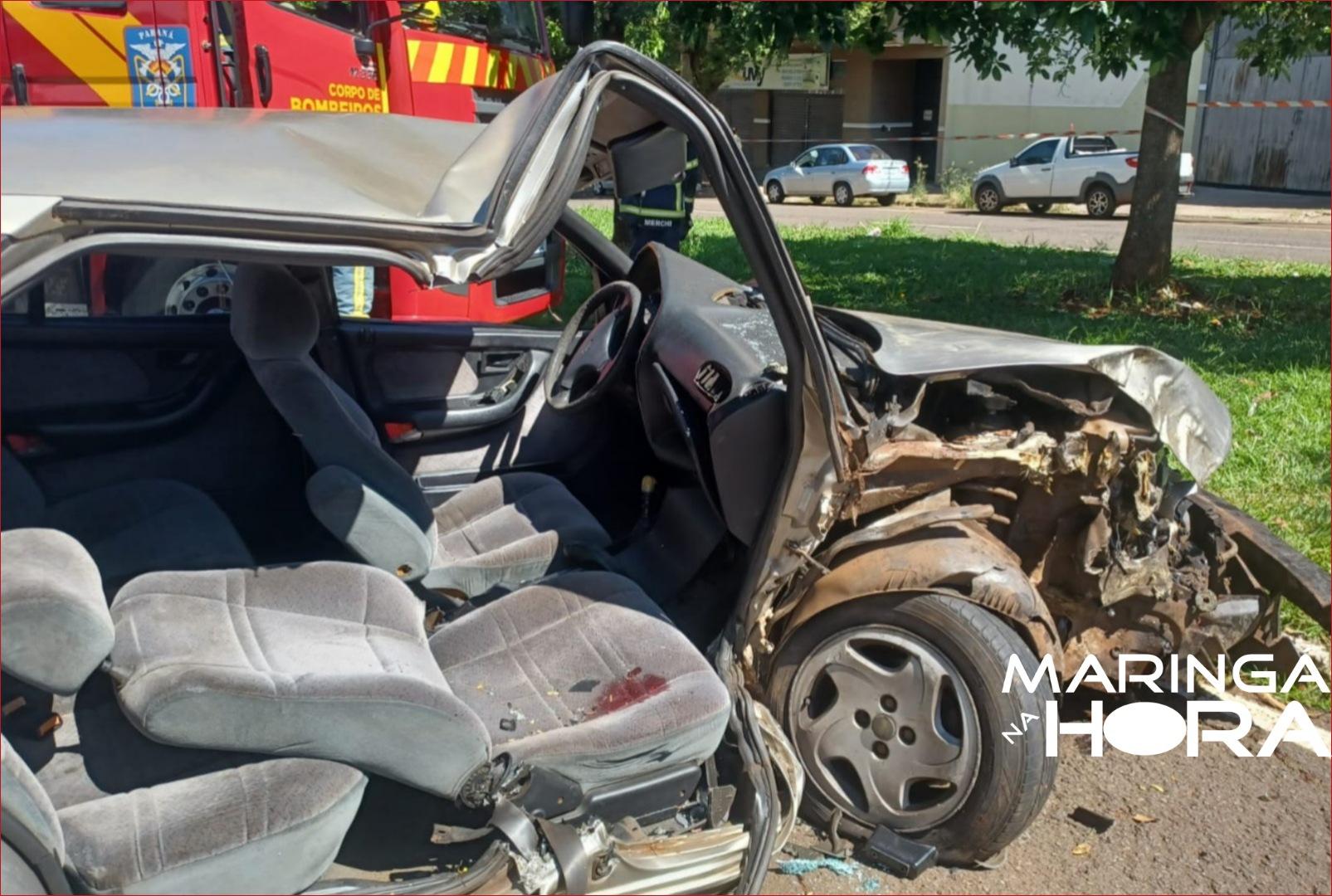 foto de Mulher fica presa entre as ferragens de carro após acidente violento em Maringá