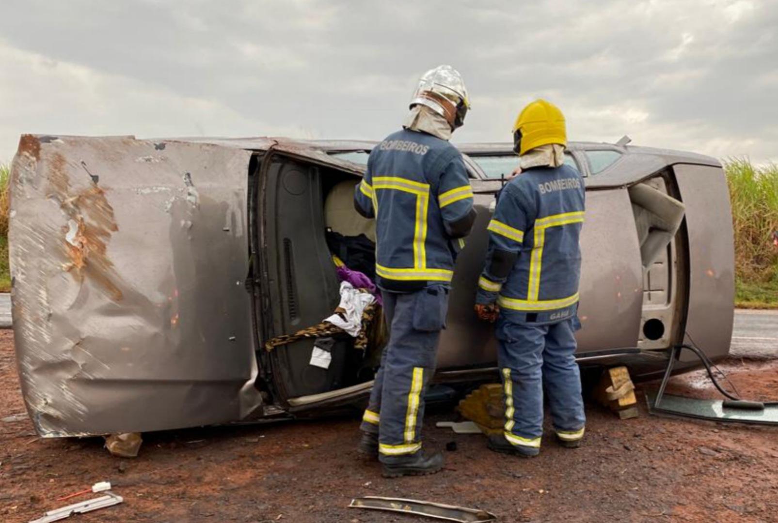 foto de Capotamento em rodovia termina com jovens feridos e uma das vítimas em estado grave