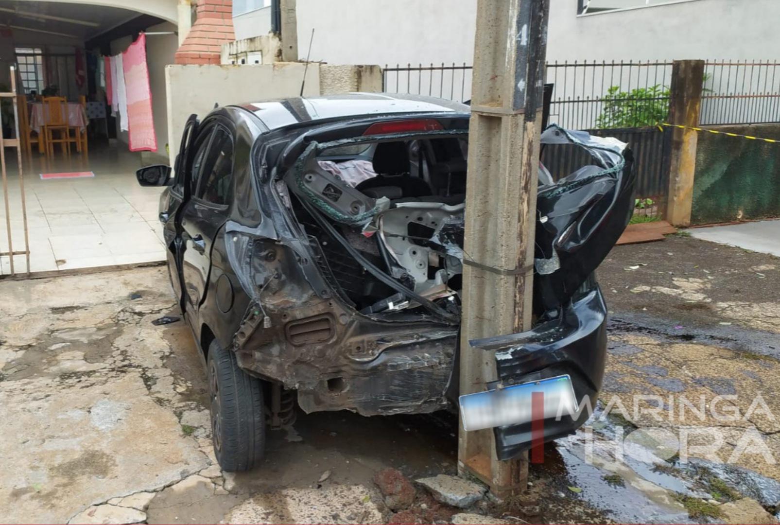 foto de Condutor se envolve em colisões deixando o próprio carro totalmente destruído em Maringá