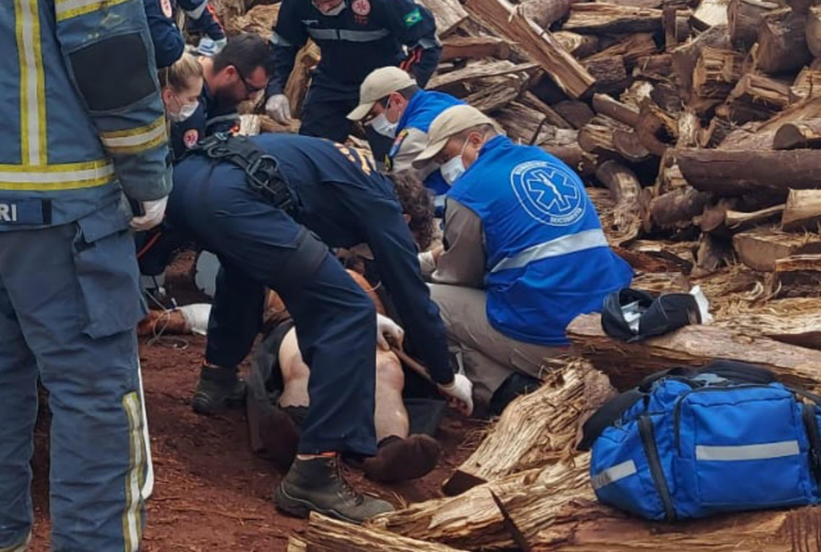 foto de Homem fica em estado gravíssimo após ser atingido por máquina em Maringá