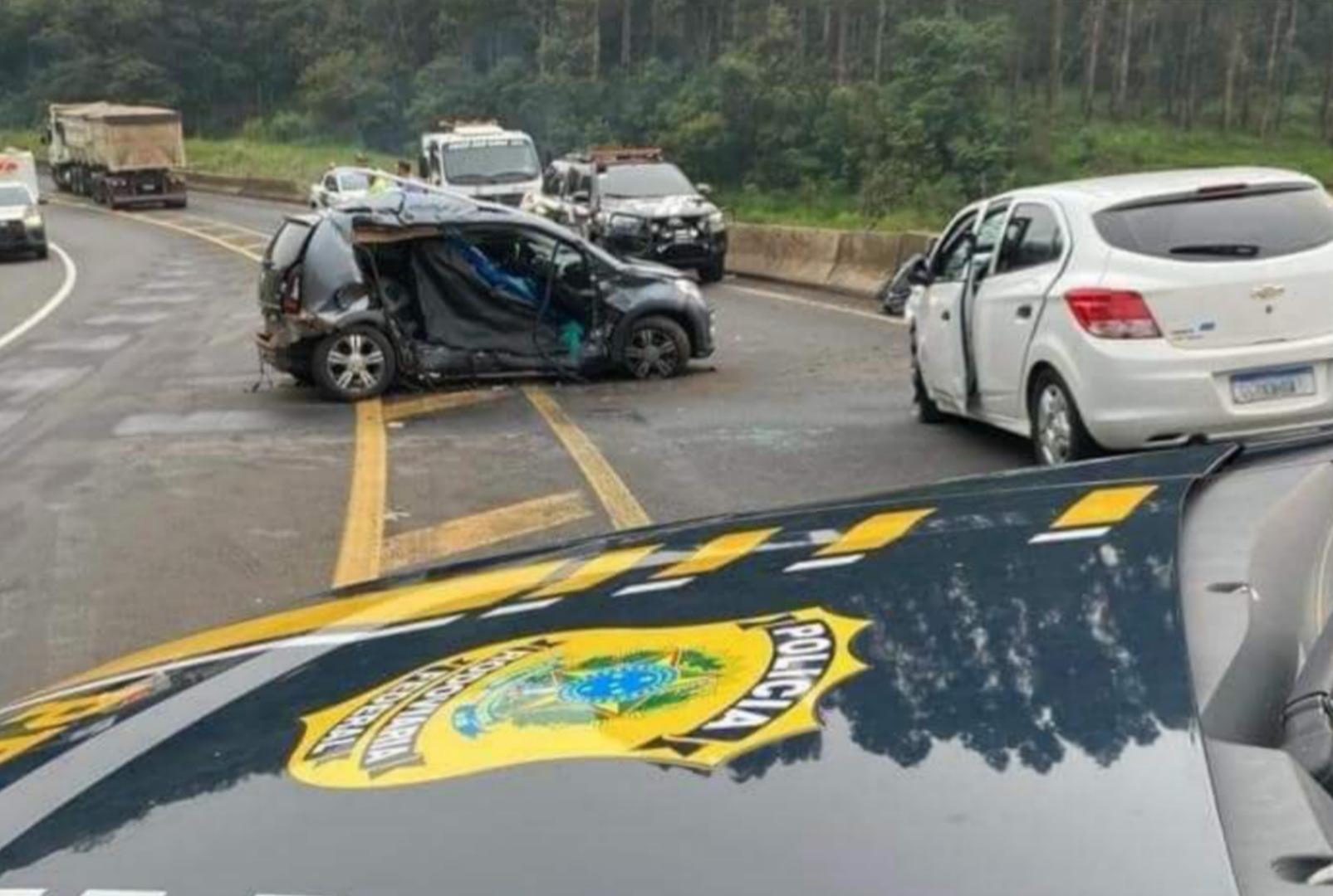 foto de Moradores de Cianorte morrem em acidente na BR-376