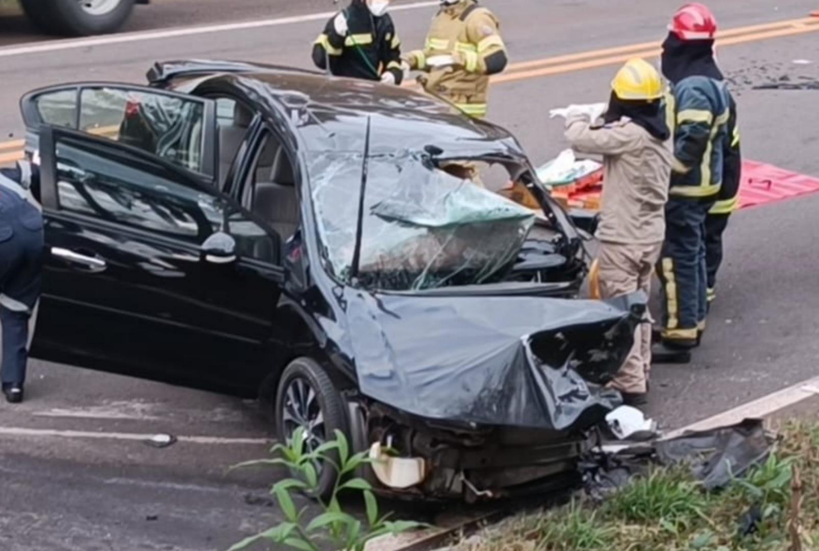 foto de Médico fica em estado grave ao sofrer acidente com carro na PR-323