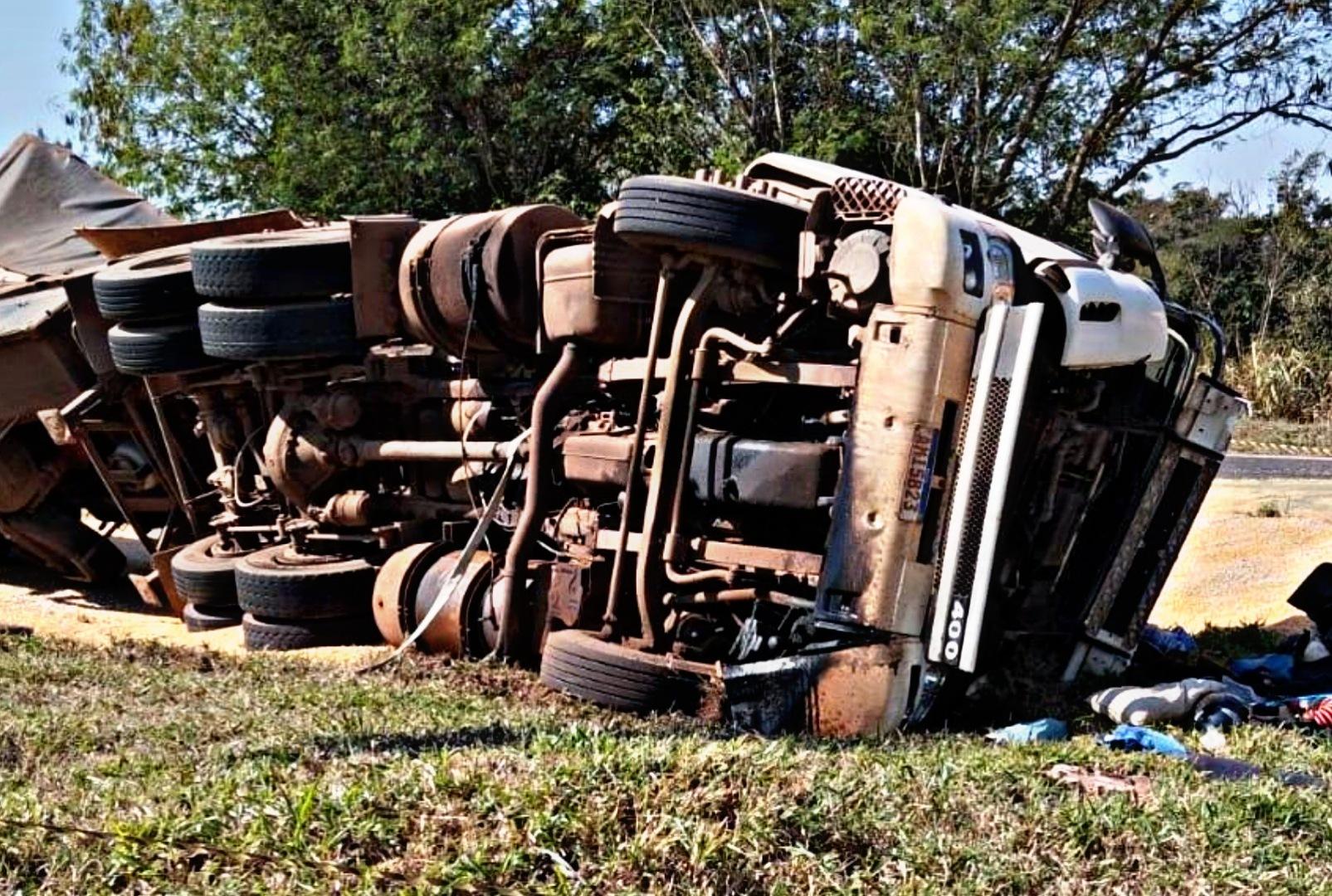 foto de Caminhoneiro que morreu em acidente com carreta é sepultado em Maringá