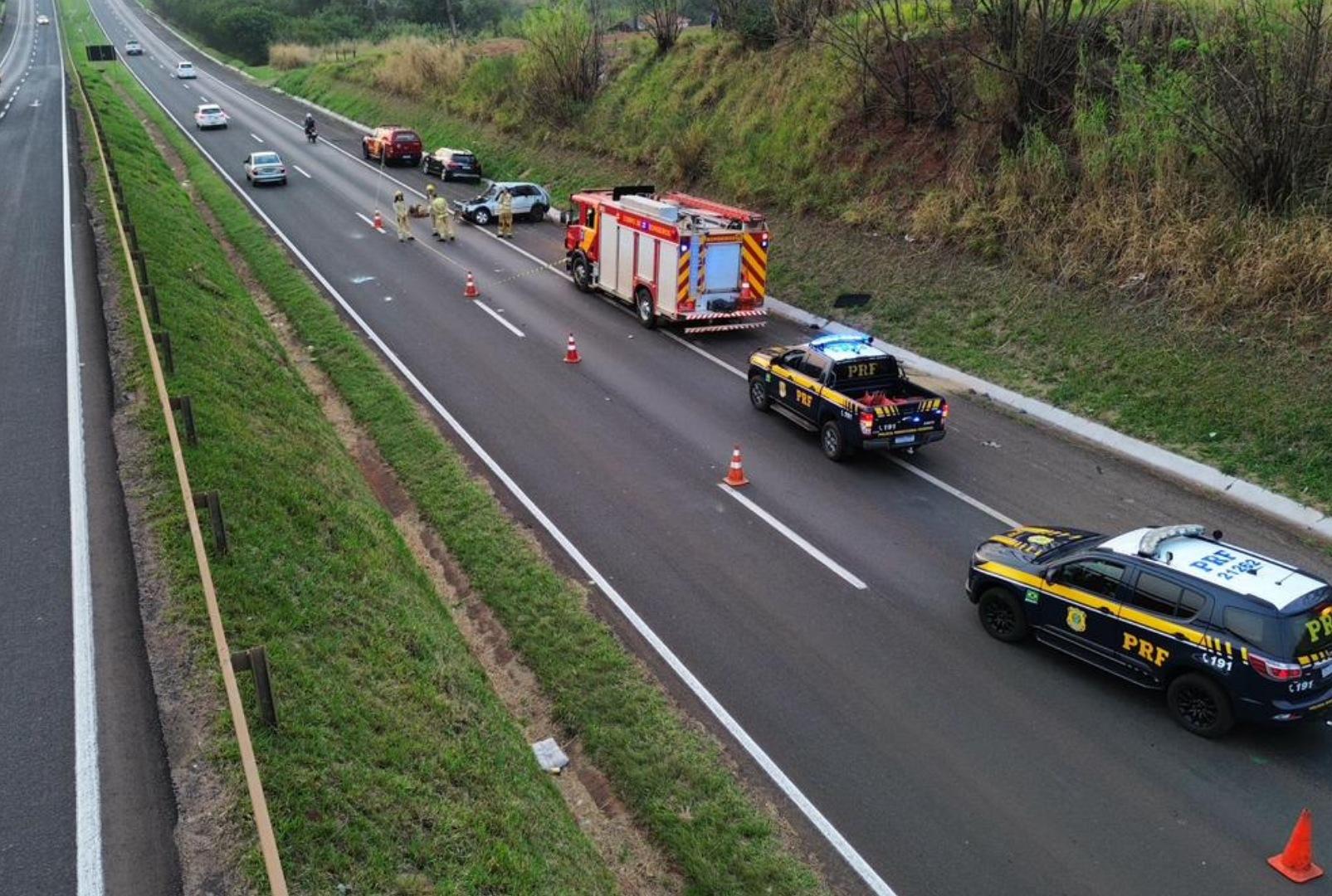 foto de Idoso de 73 anos morre após capotar carro na BR-376