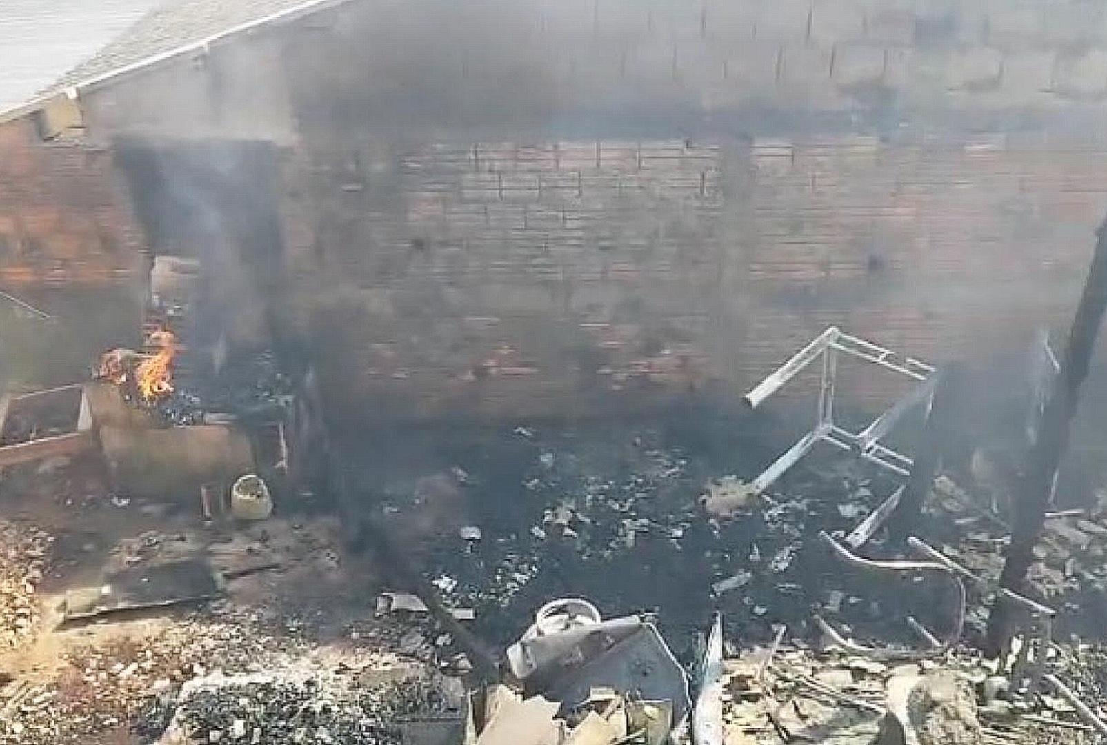 foto de Criança de dois anos morre carbonizada em incêndio de residência 