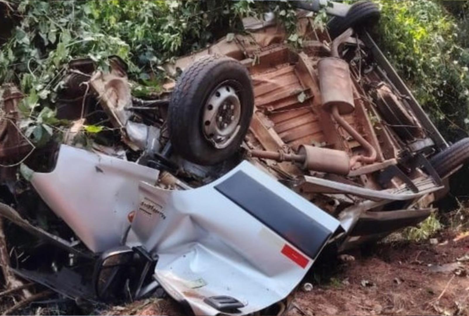 foto de Acidente com van deixa quatro mortos e cinco feridos no Paraná