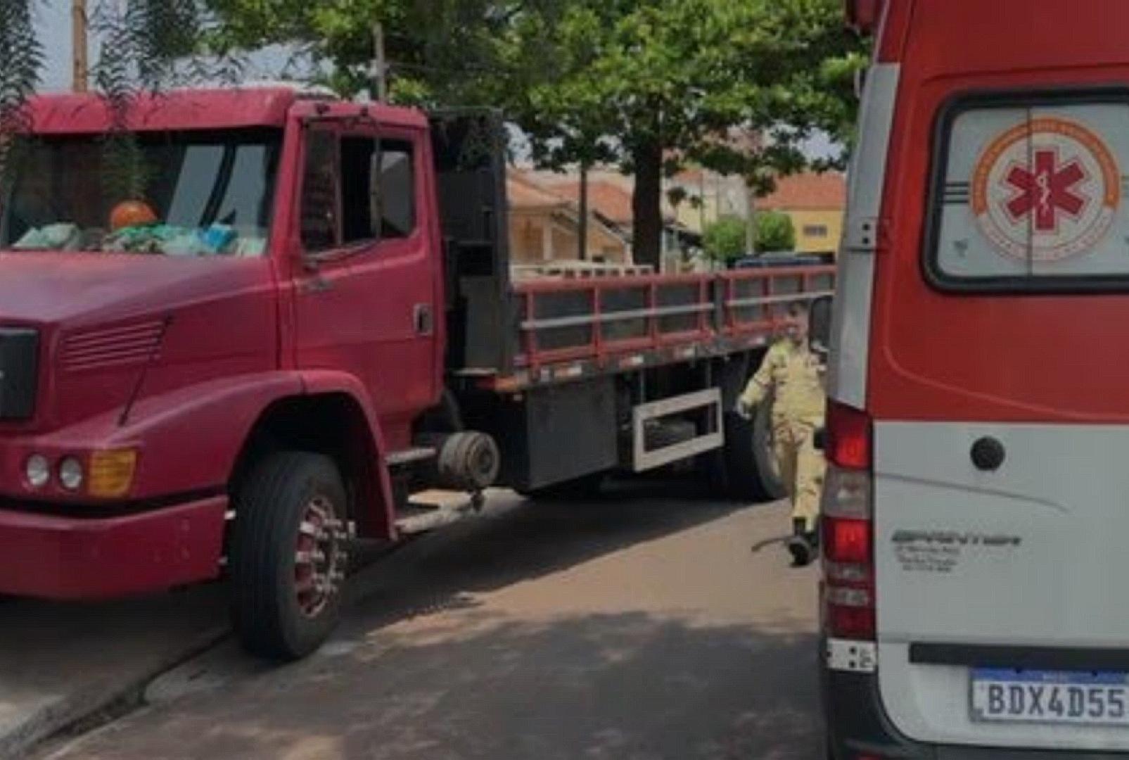 foto de Menina de 15 anos morre atropelada por caminhão conduzido pelo próprio pai no Paraná