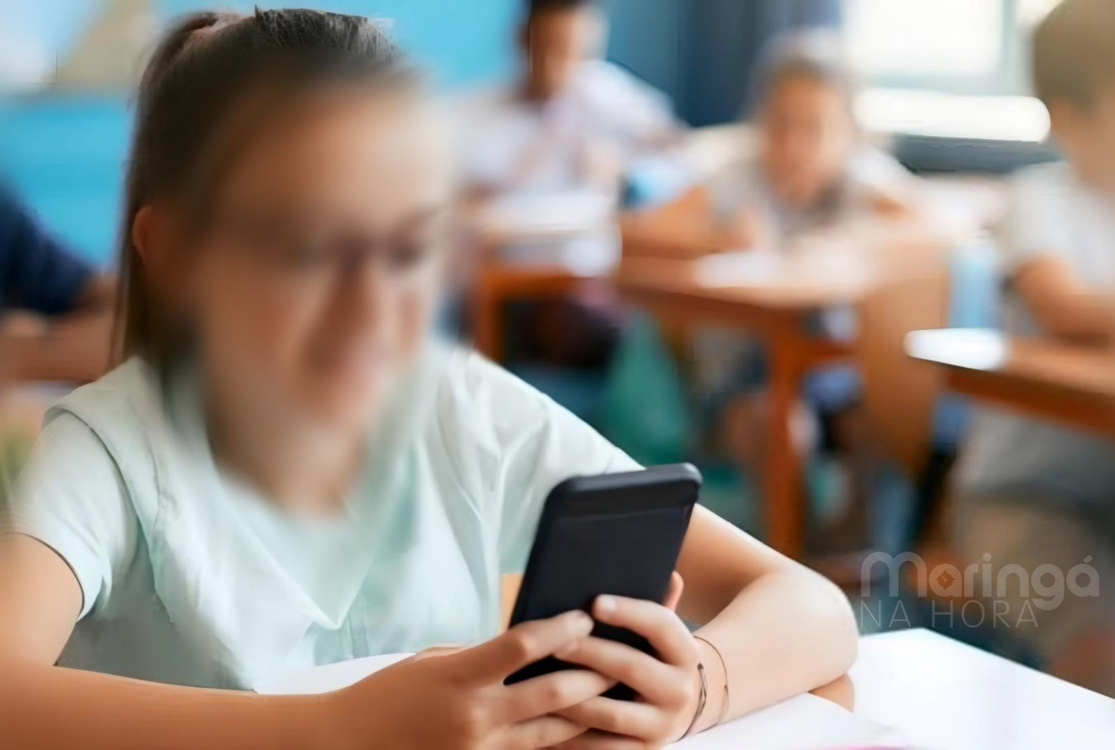 foto de Secretaria da Educação estabelece novos critérios para uso de celular nas escolas