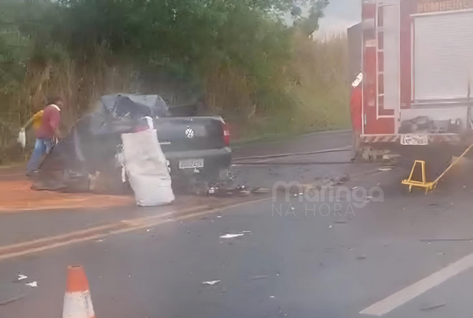 foto de Motorista morre após colisão frontal entre carreta e veículo com placas de Maringá