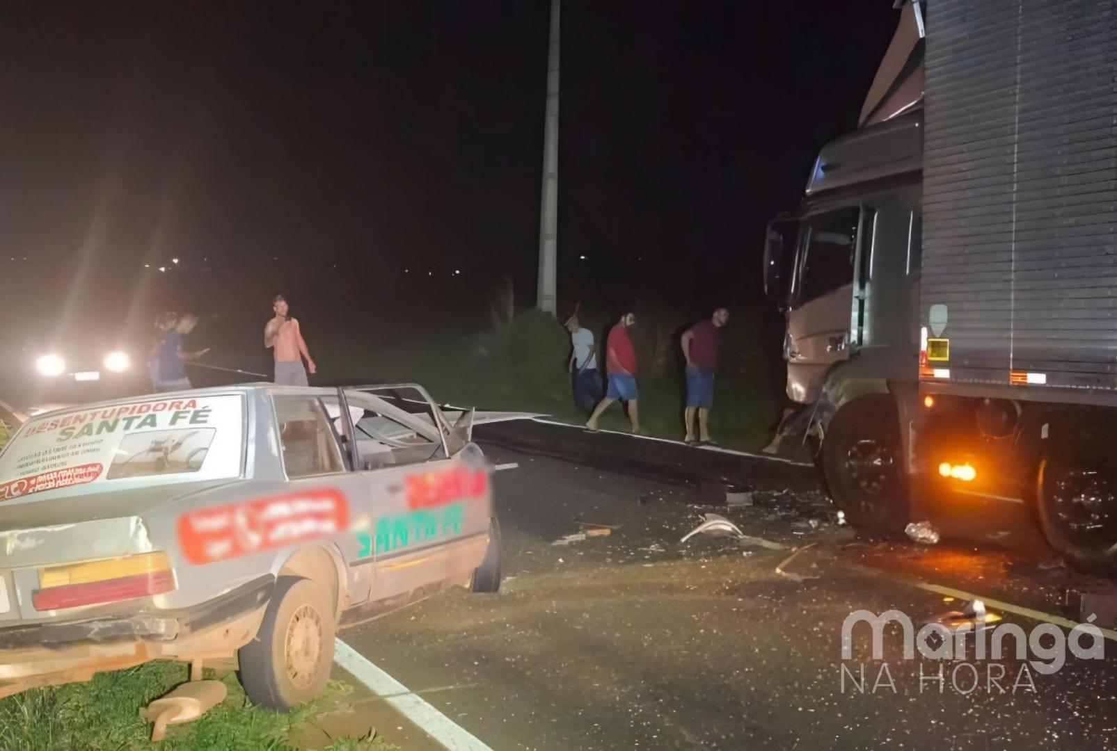 foto de Homem morre em colisão envolvendo carro e caminhão na PR-317